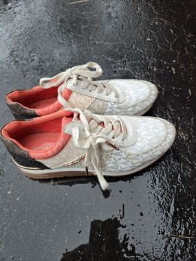 Michael Kors Ivory Logo Low-Top Sneakers with Coral Interior